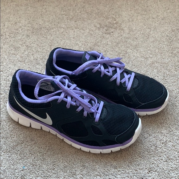 Nike Shoes - Nike sneakers